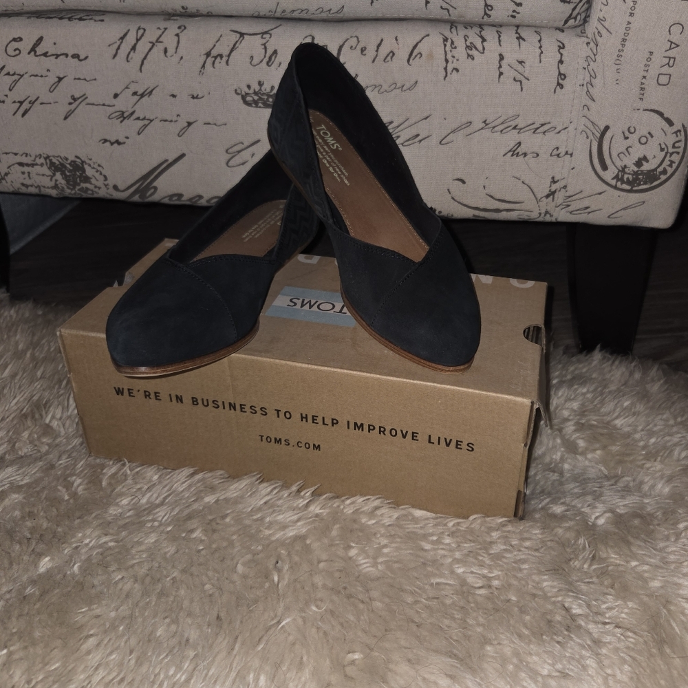 TOMS Women's Jitti Black Flats